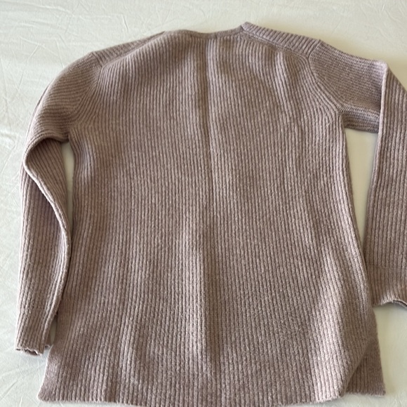 Uniqlo V-Neck Wool Blend Sweater - Dusty Pink/Tan Long Sleeve Pullover Small - Picture 5 of 7